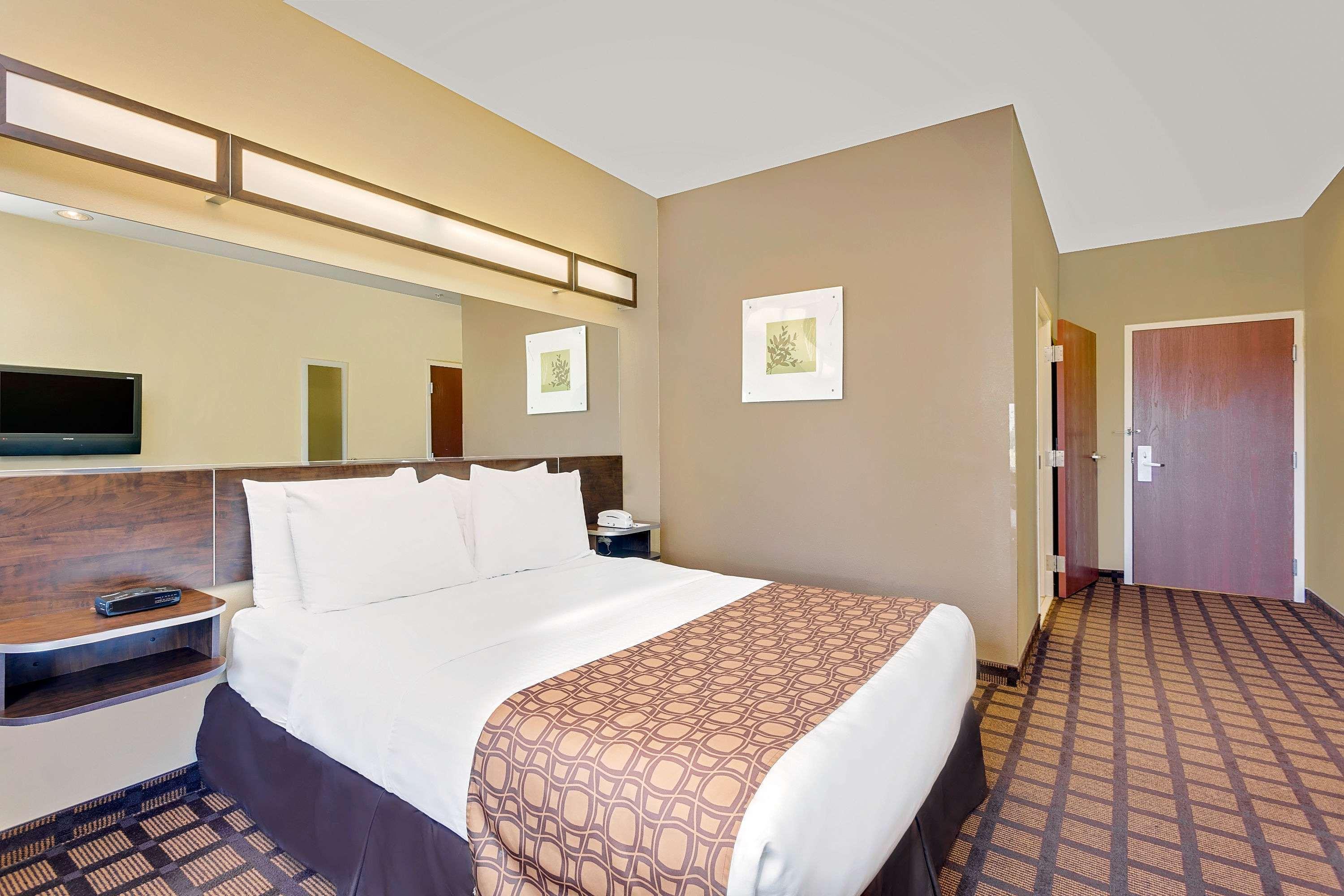 Microtel By Wyndham Perry National Fairground Area I-75 Екстериор снимка