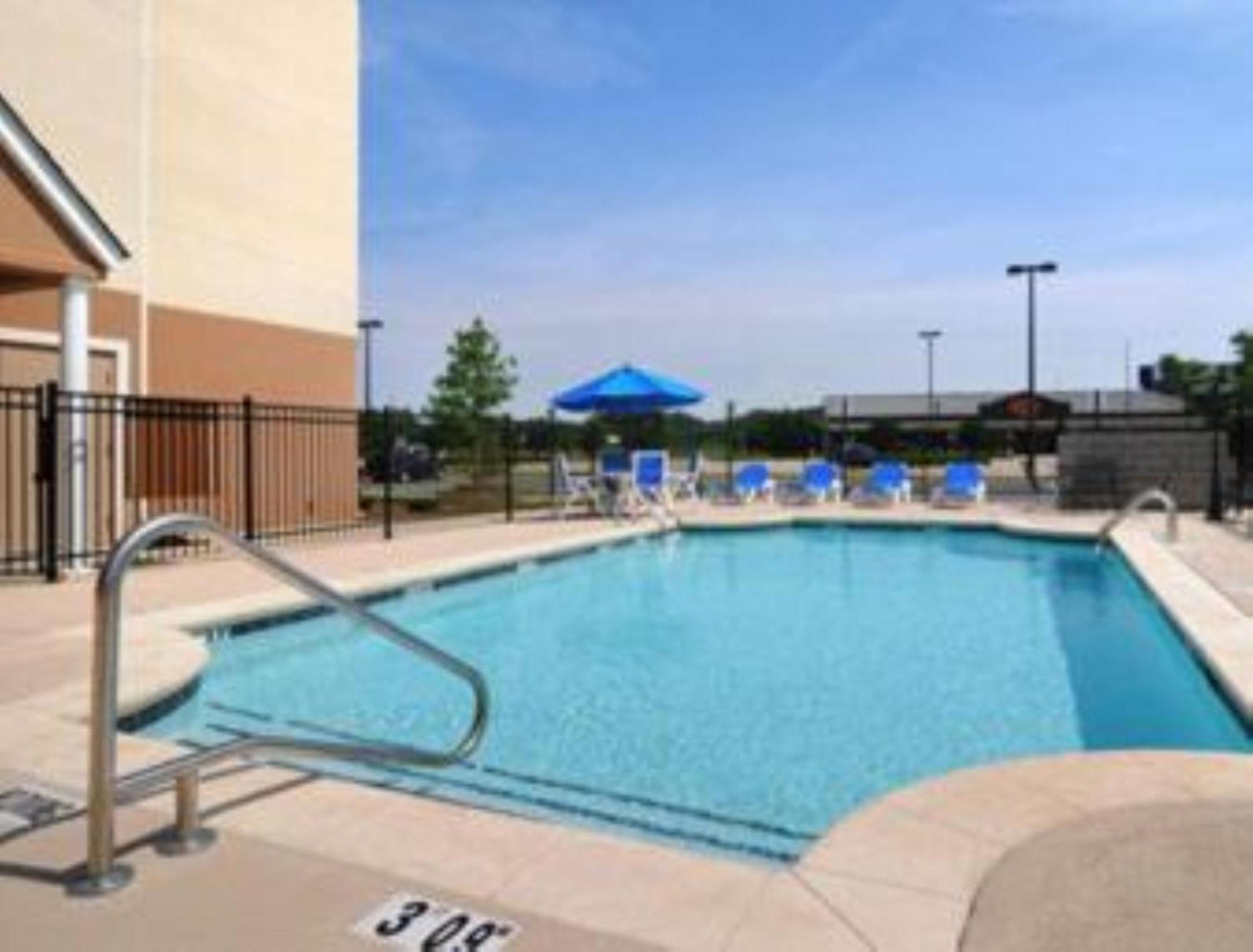 Microtel By Wyndham Perry National Fairground Area I-75 Екстериор снимка