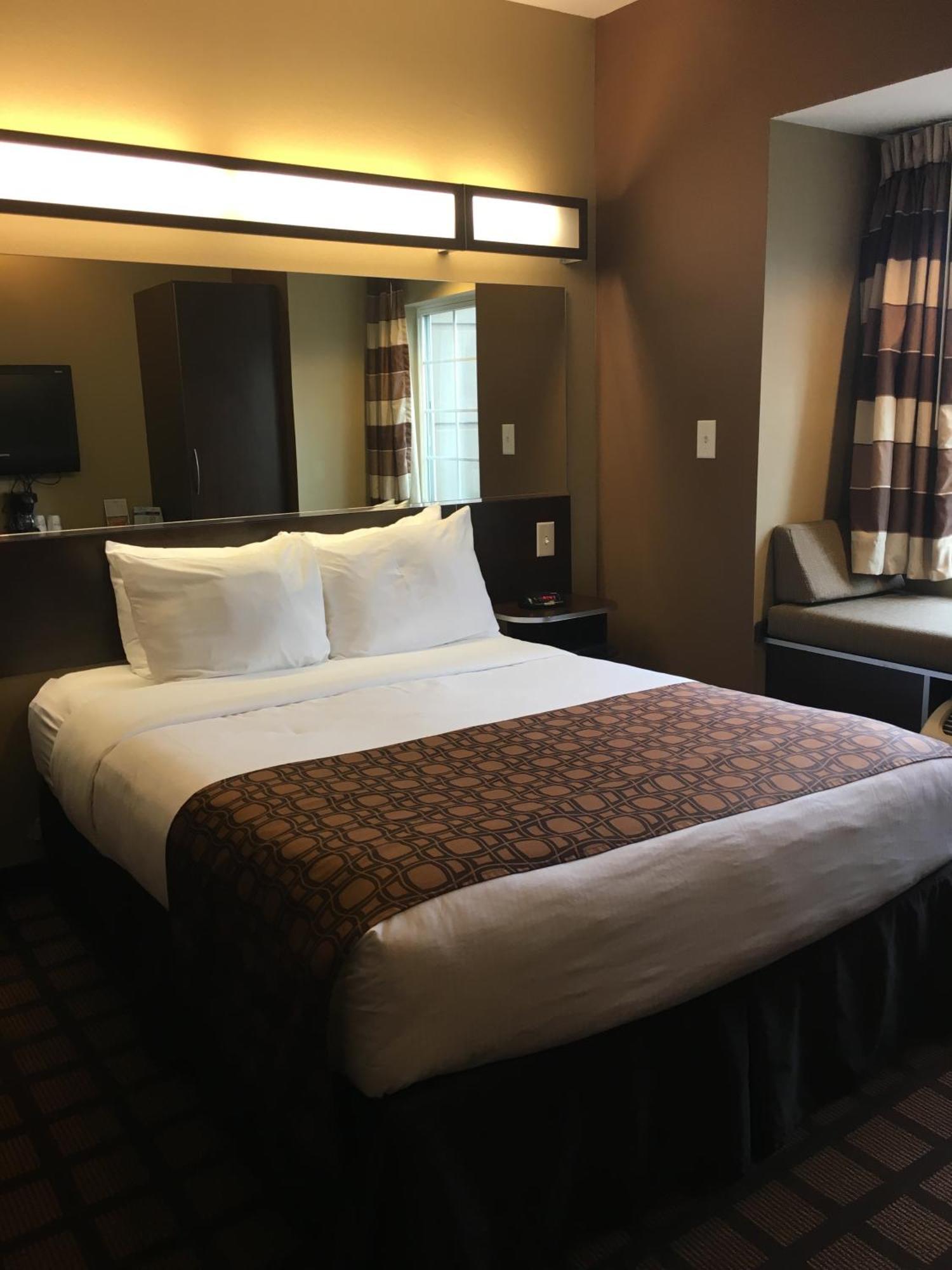 Microtel By Wyndham Perry National Fairground Area I-75 Стая снимка